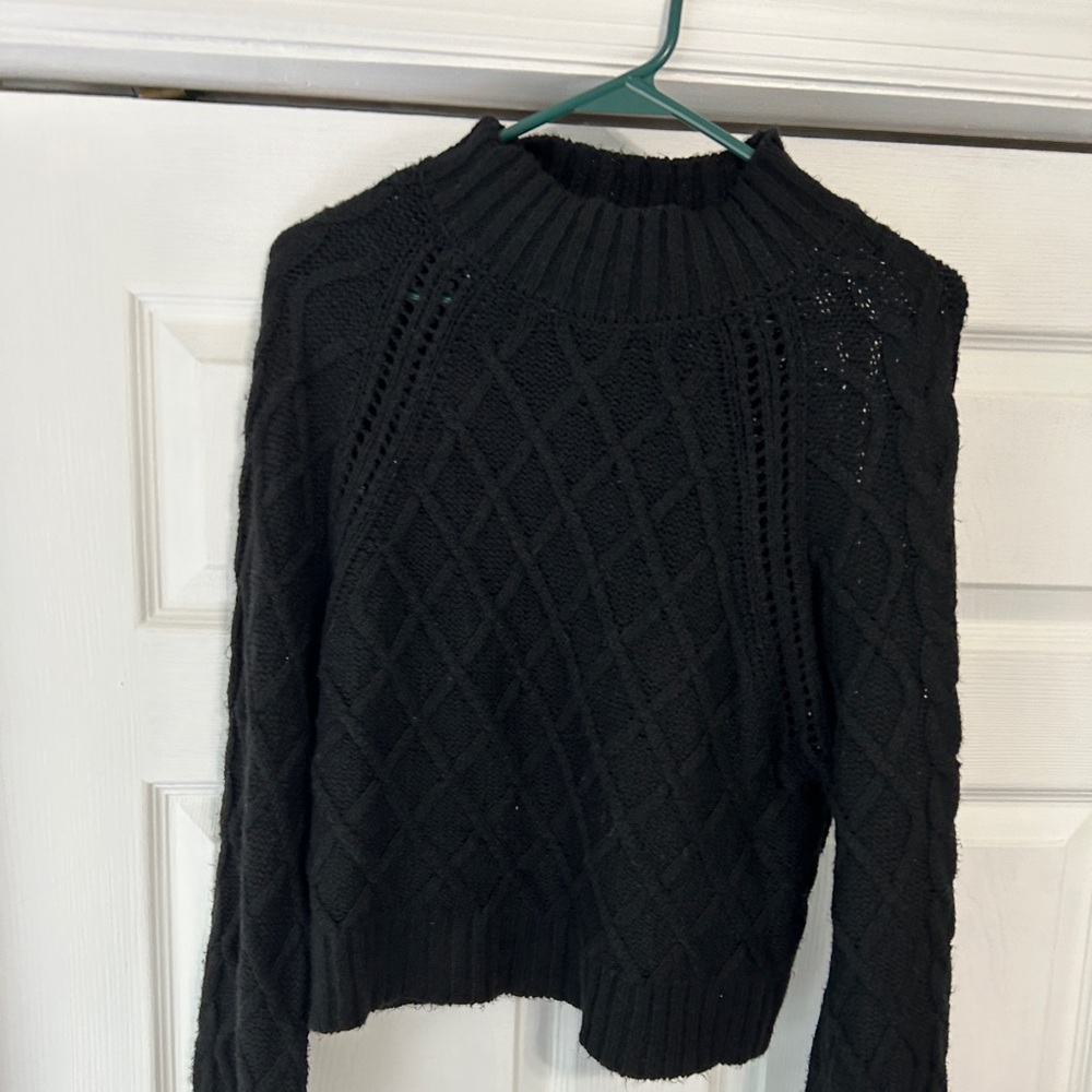 American Eagle black long sleeves sweater